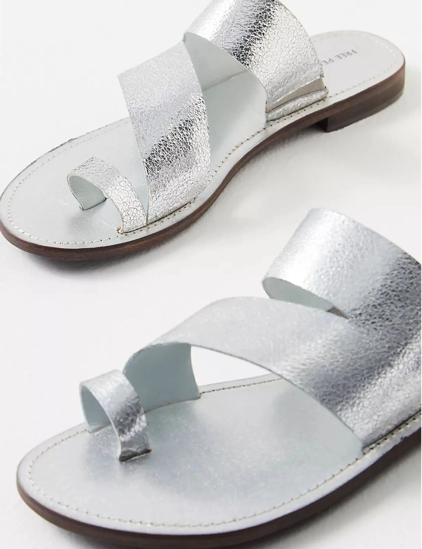 Abilene Toe Loop Sandal, Silver market walk