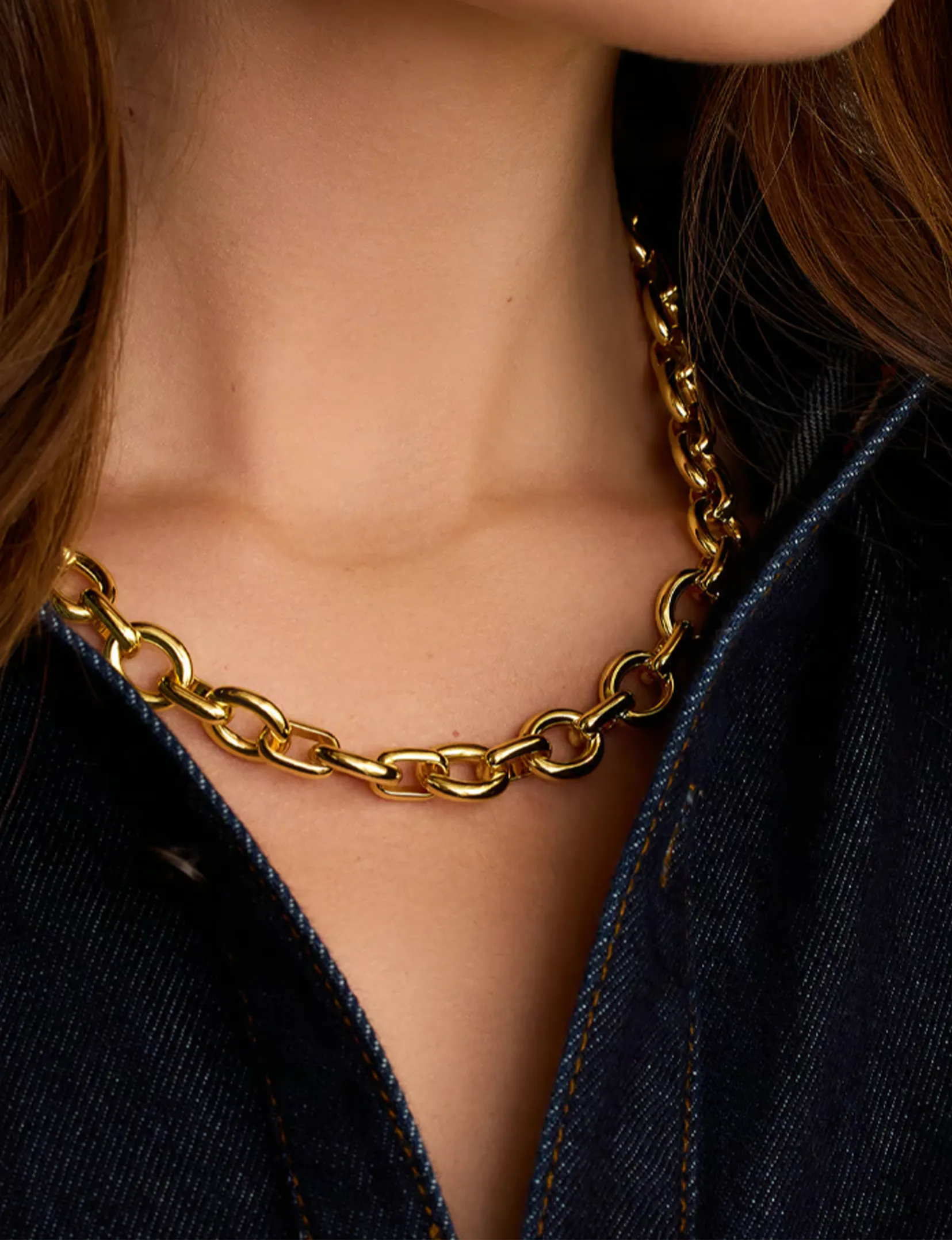 Adriana Necklace, Gold fine detail