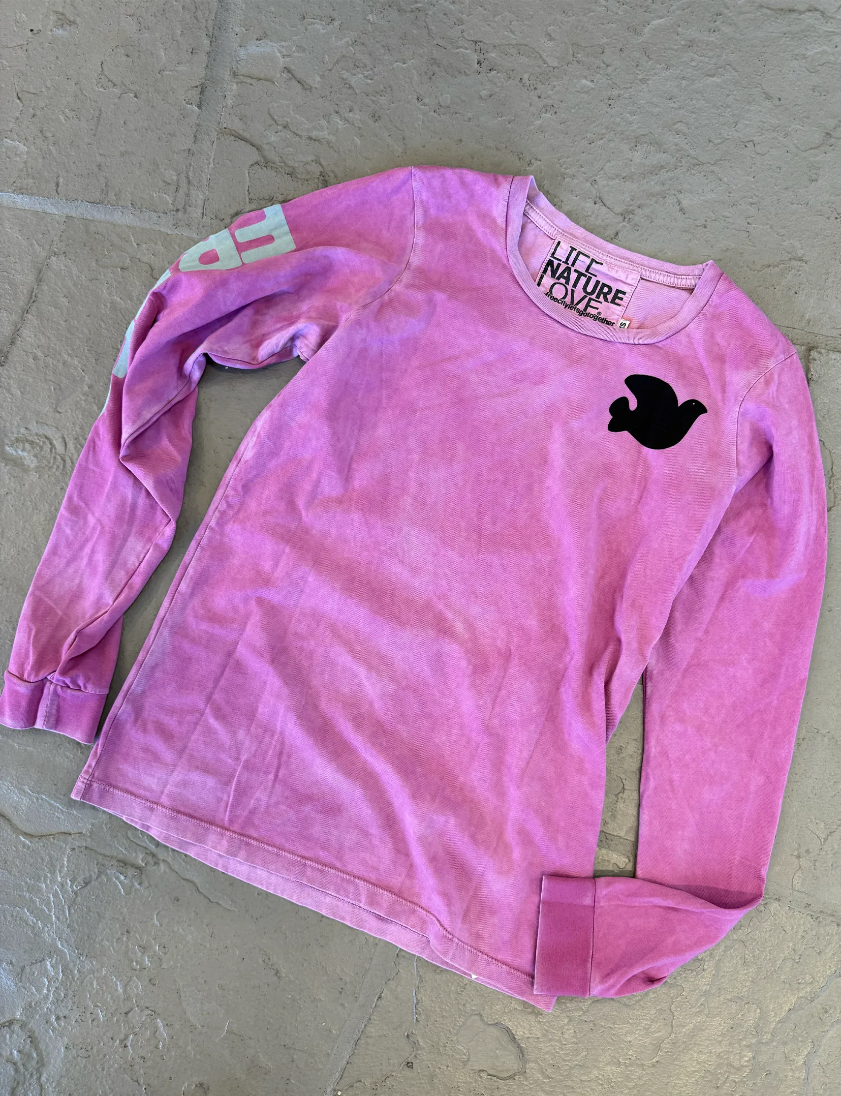Artists Wanted L/S Tee, Pink Juice/Silver skin clean