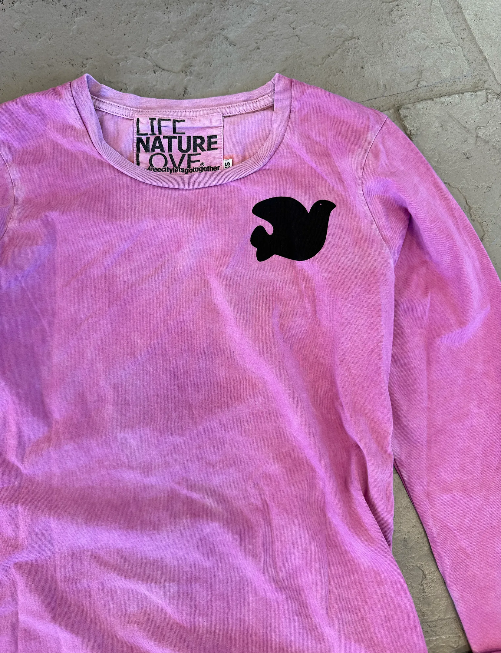 Artists Wanted L/S Tee, Pink Juice/Silver skin clean