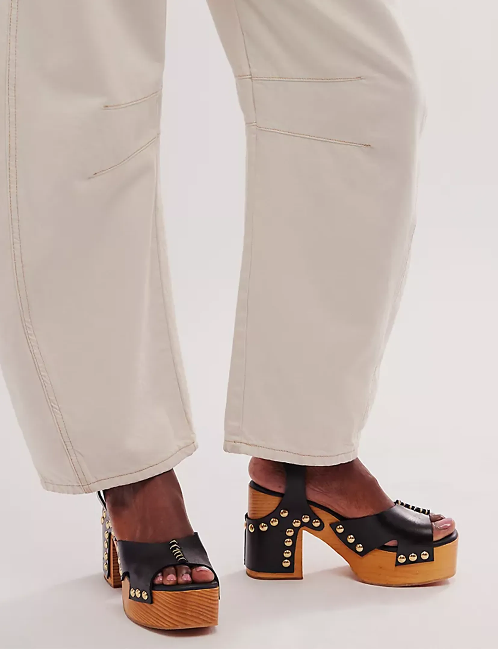 Cecily Clog, Black party safe