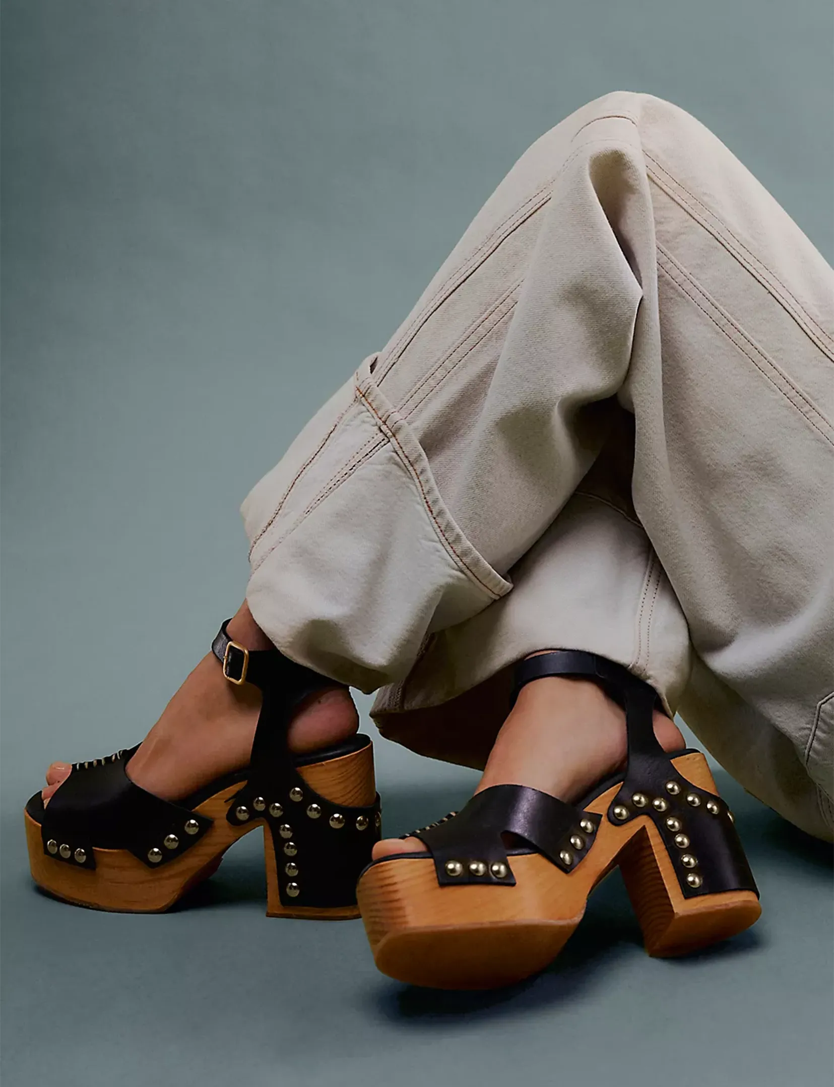 Cecily Clog, Black party safe