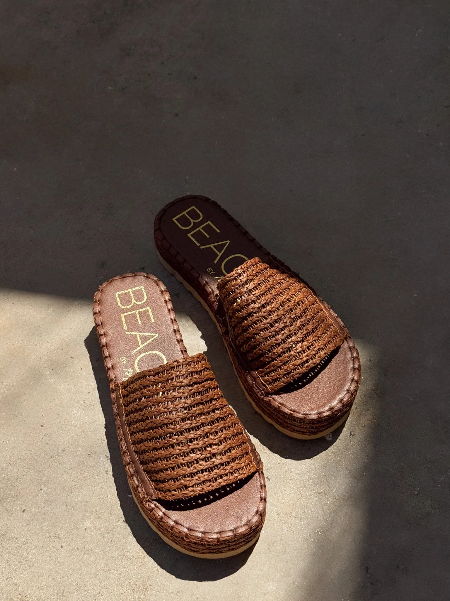 Del Mar Raffia Slide in Cocoa air sole