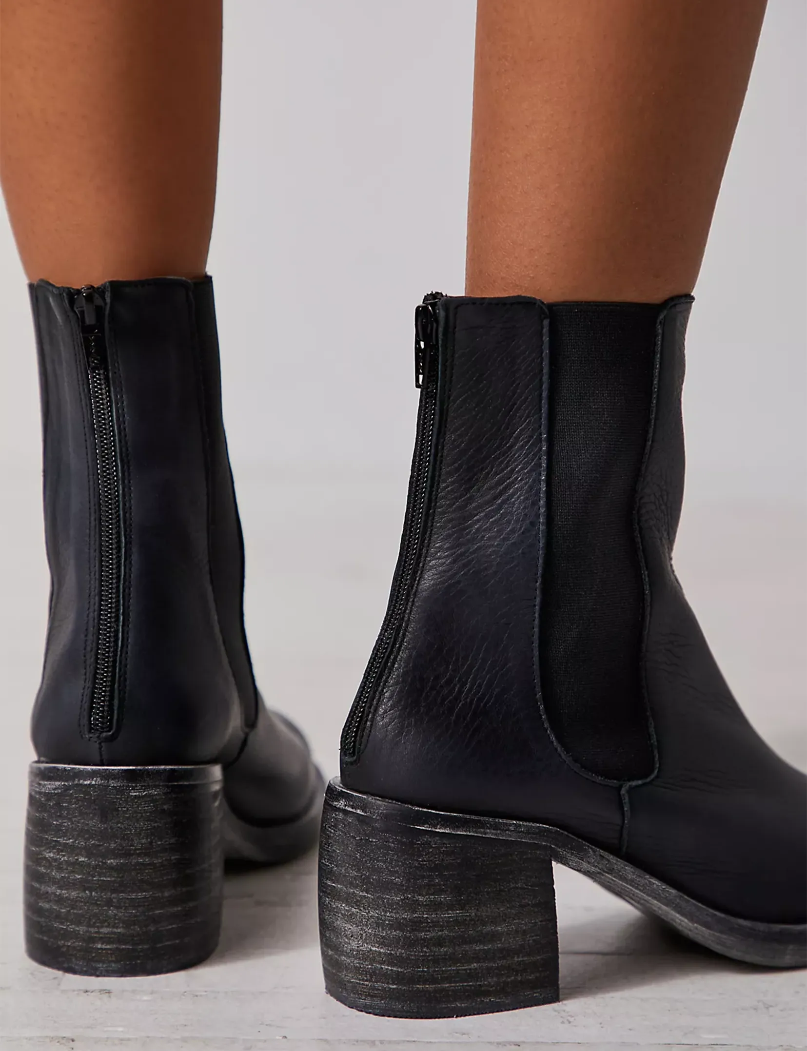 Essential Chelsea Boot, Black urban edge
