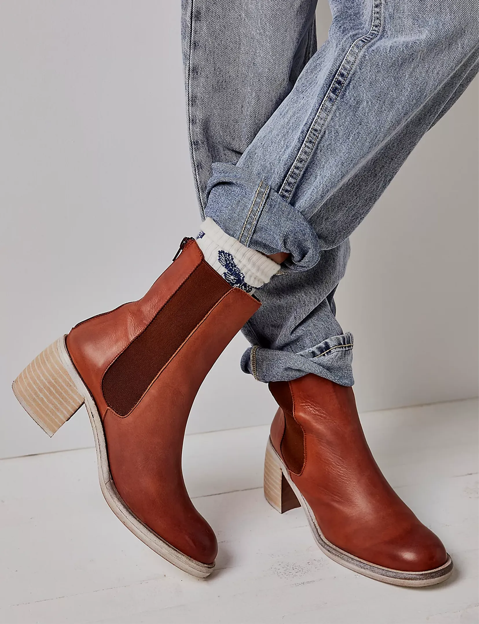 Essential Chelsea Boot, Whiskey wind proof