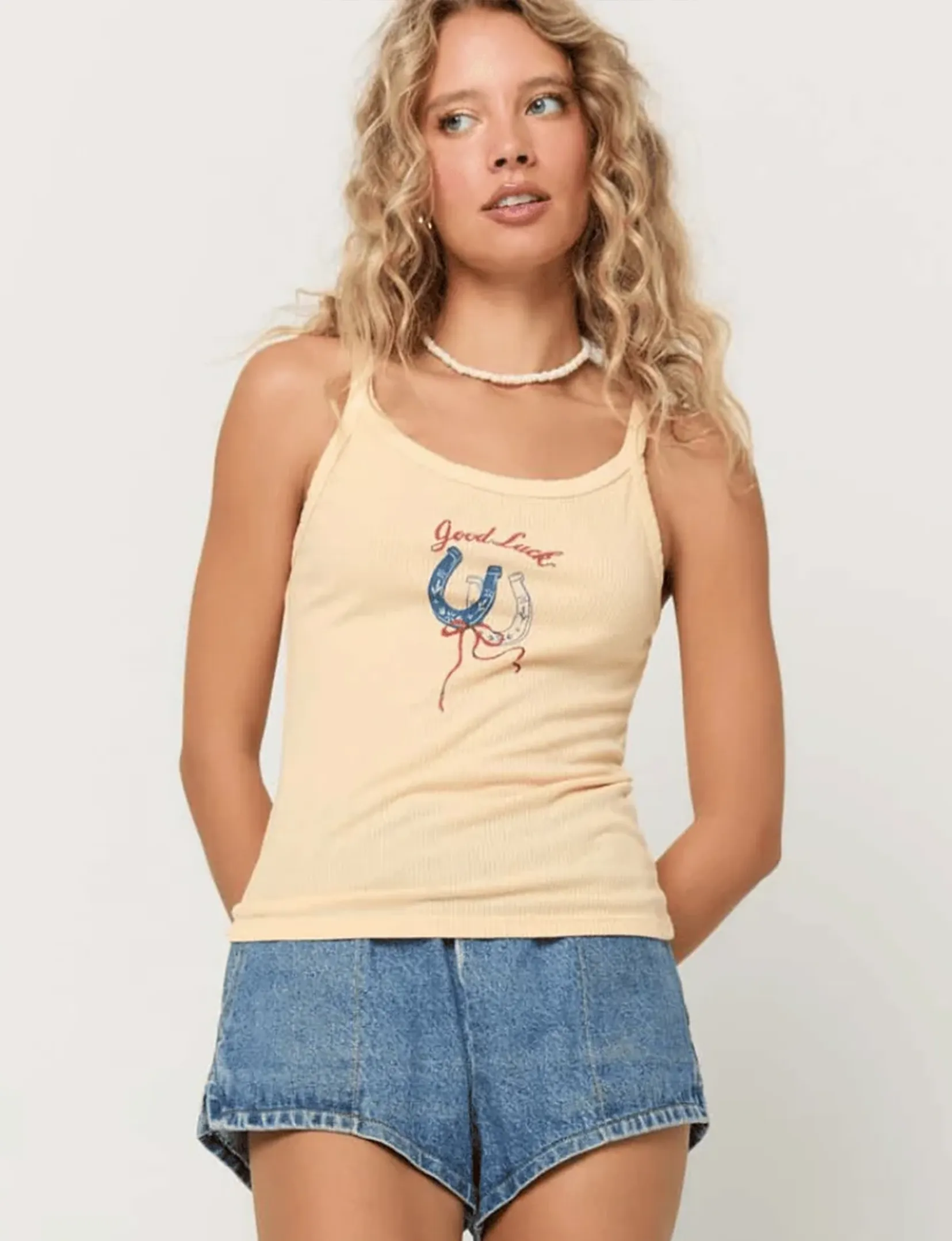 Good Luck Horseshoe Tank, Meringue active mesh