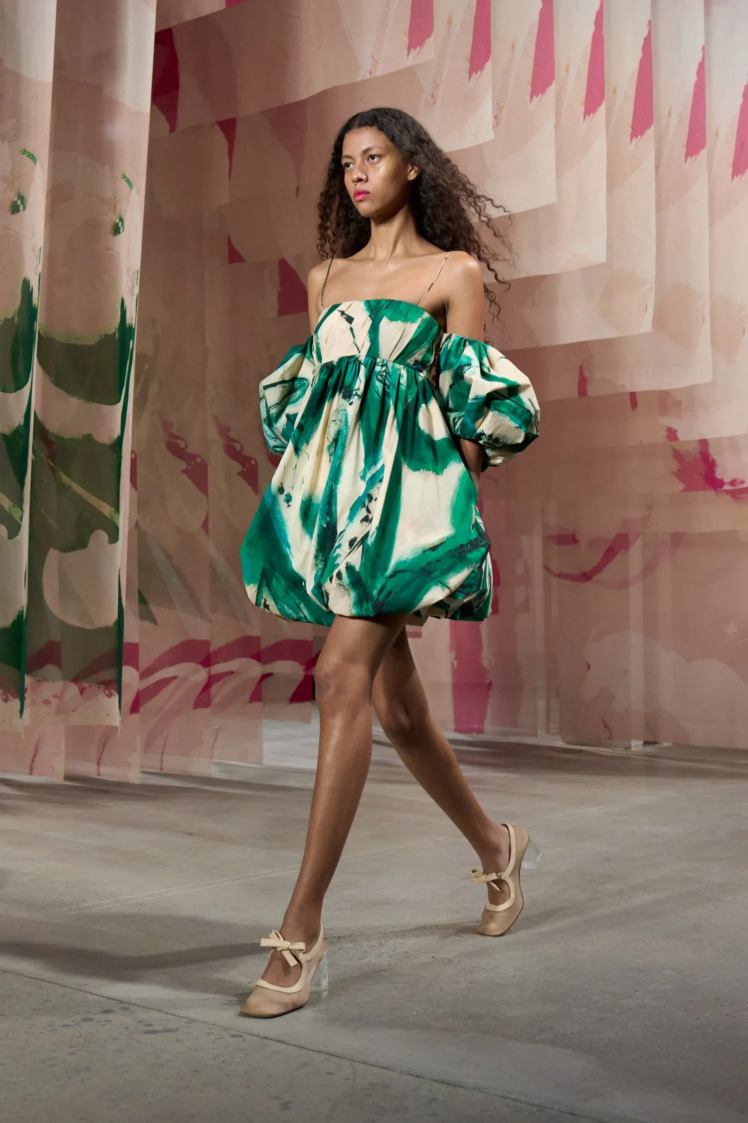Hartigan Dress - Portrait In Green skin glow