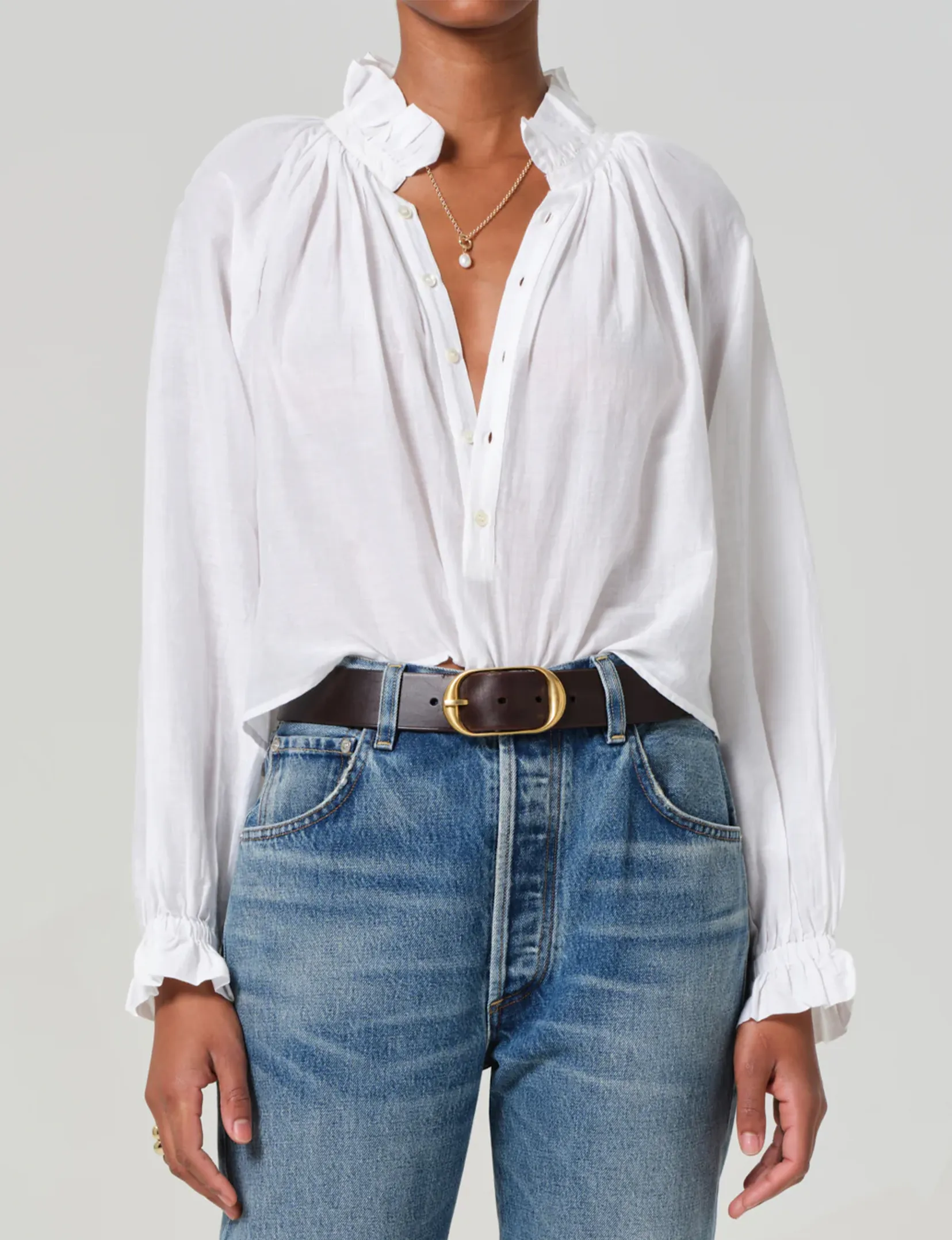 Iris Ruffled Top, White classic fold