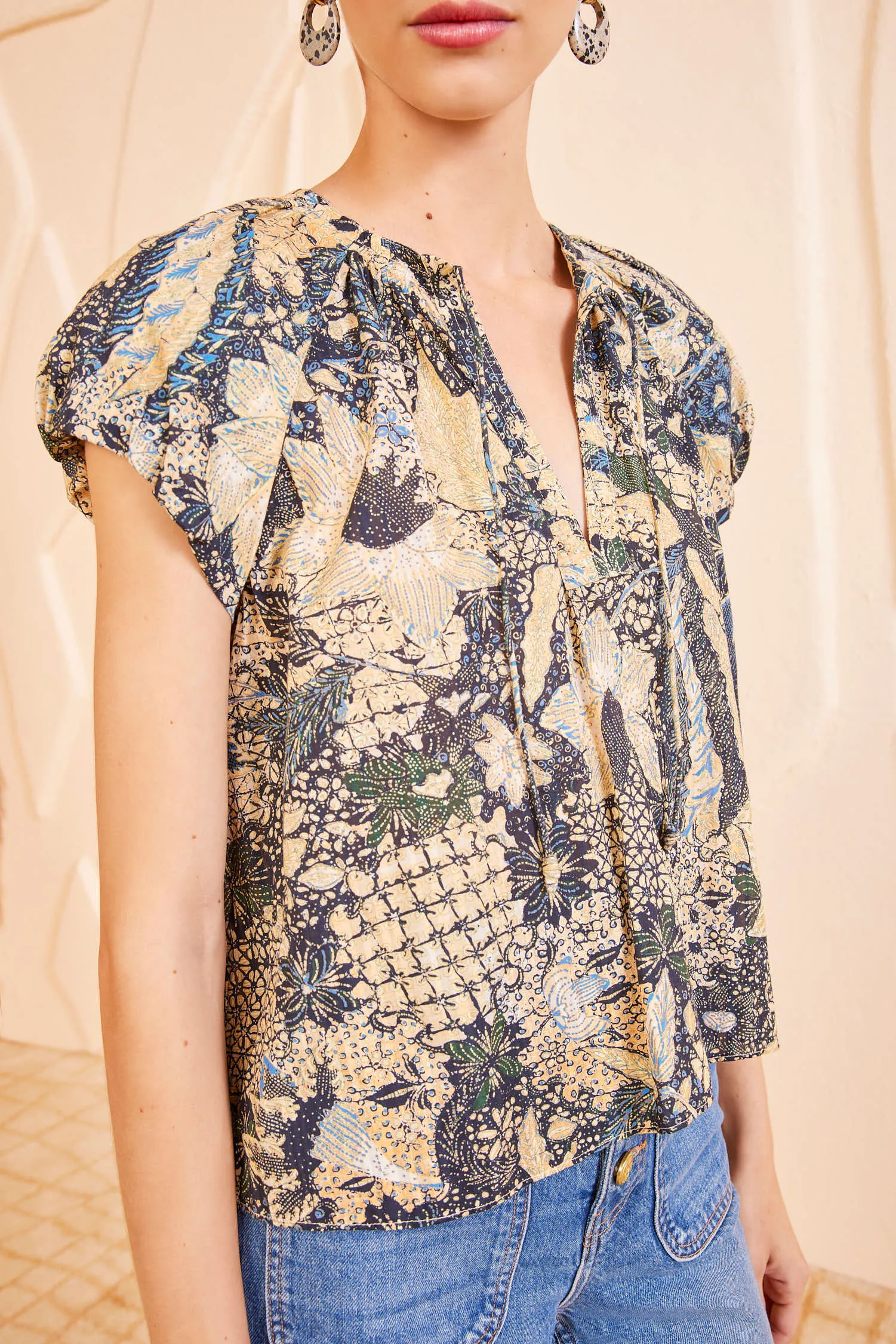 Issa Top - Bellflower clean fit