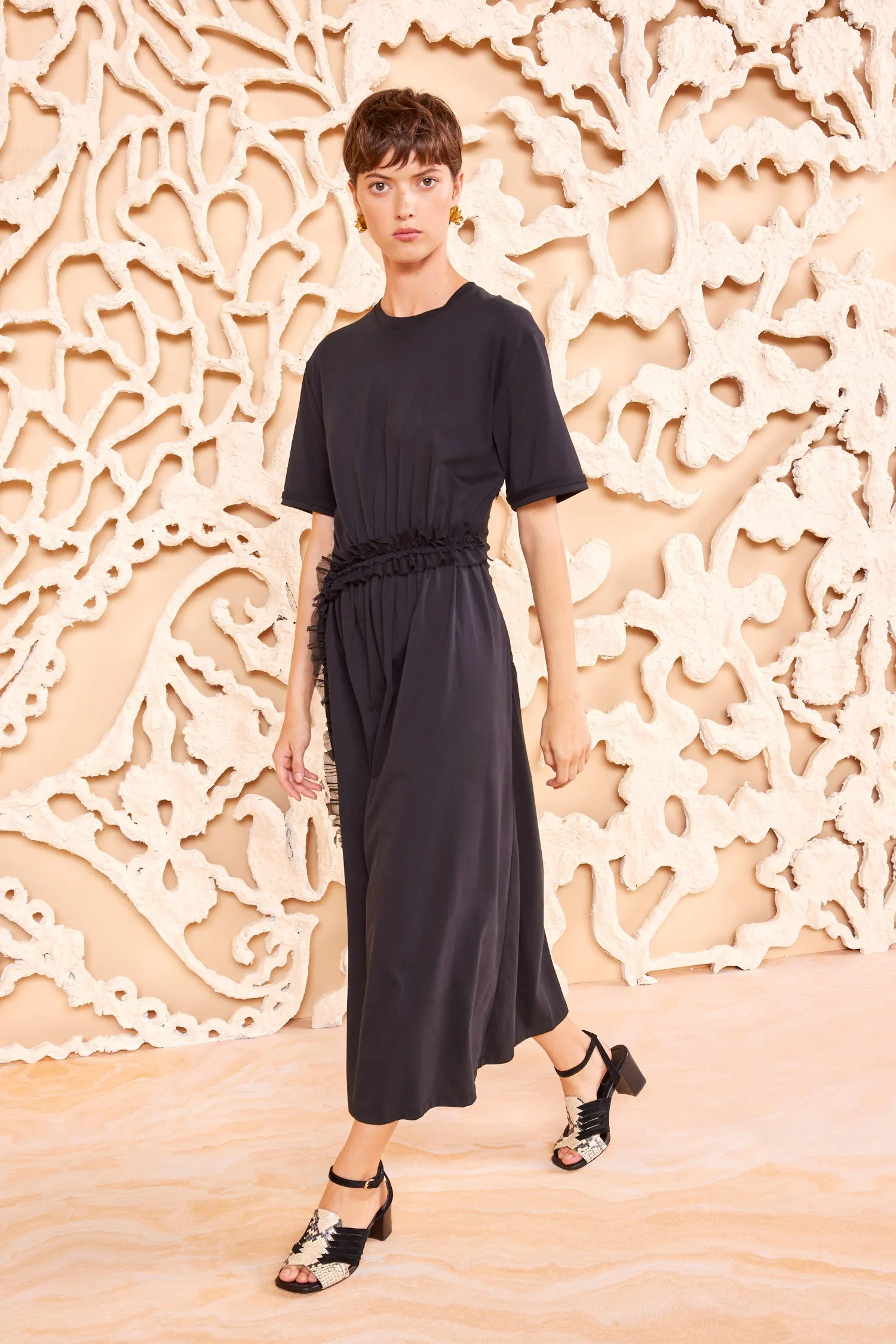 Lilia Dress - Noir travel vibe
