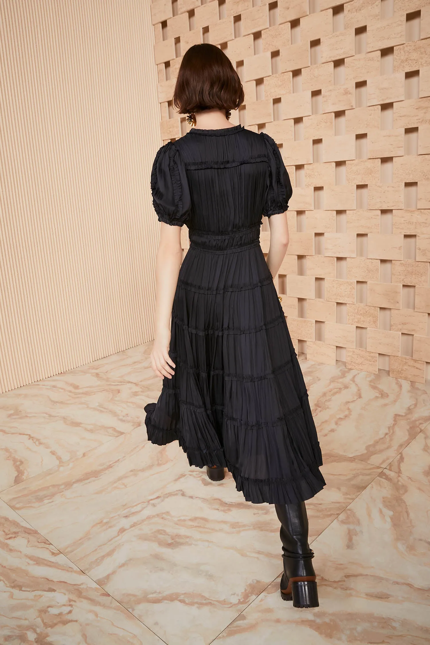 Olivia Dress - Noir form fit