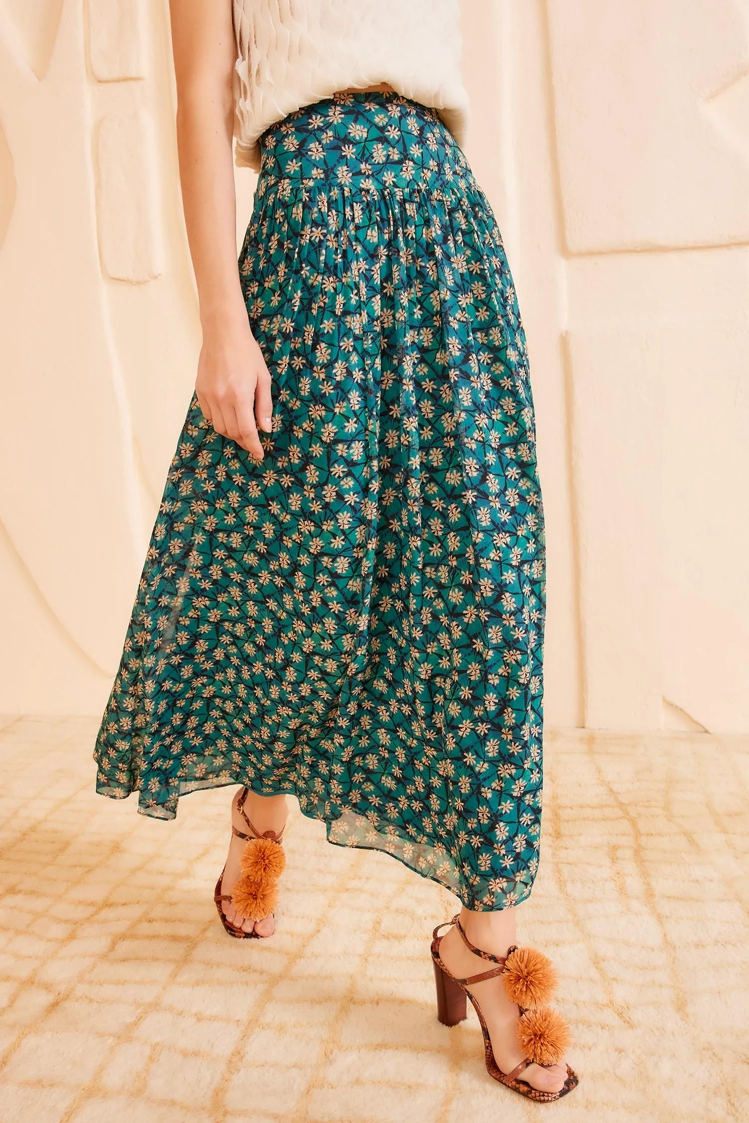 Reina Skirt - Clematis desk vibe