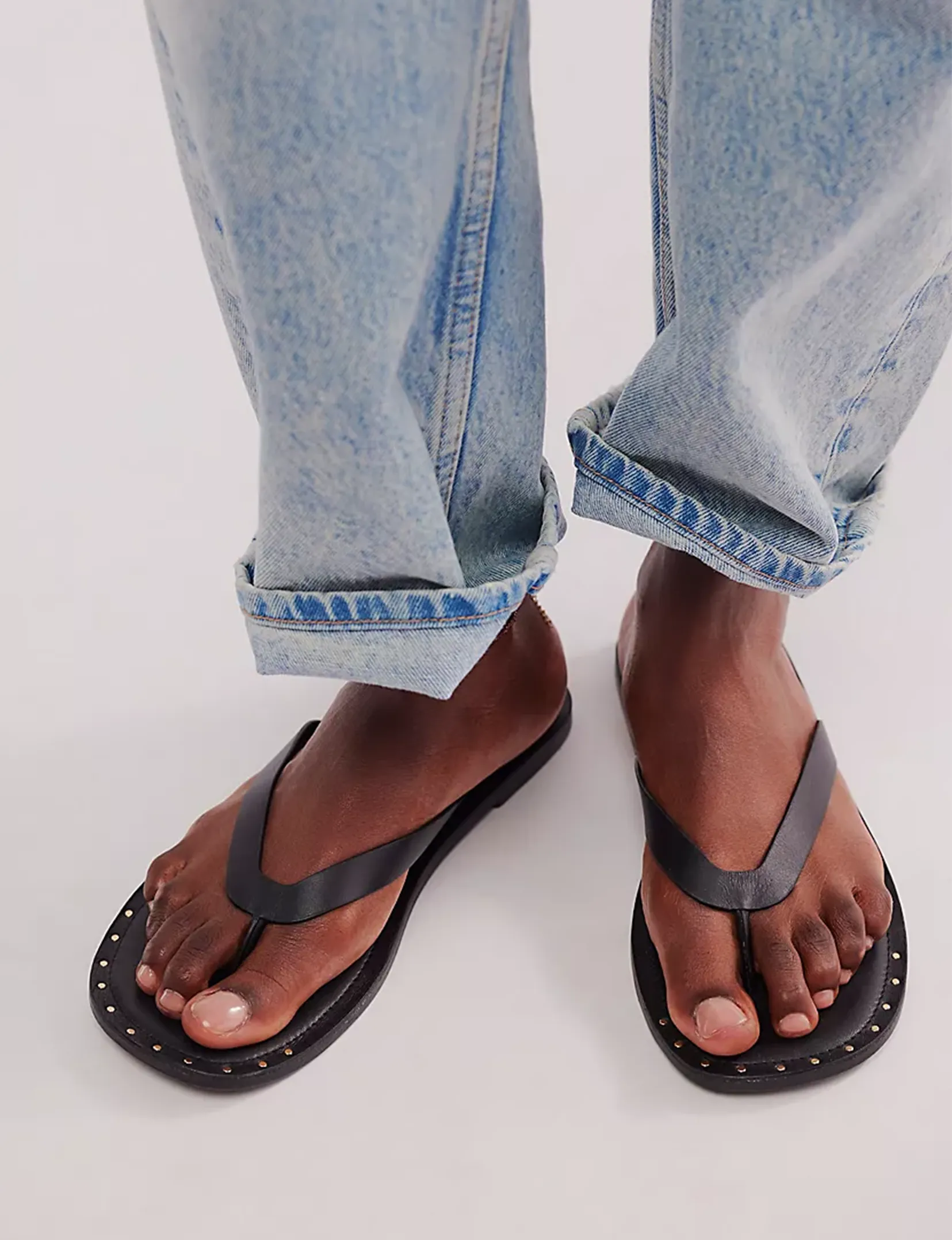 Sona Thong Sandal, Black strap soft
