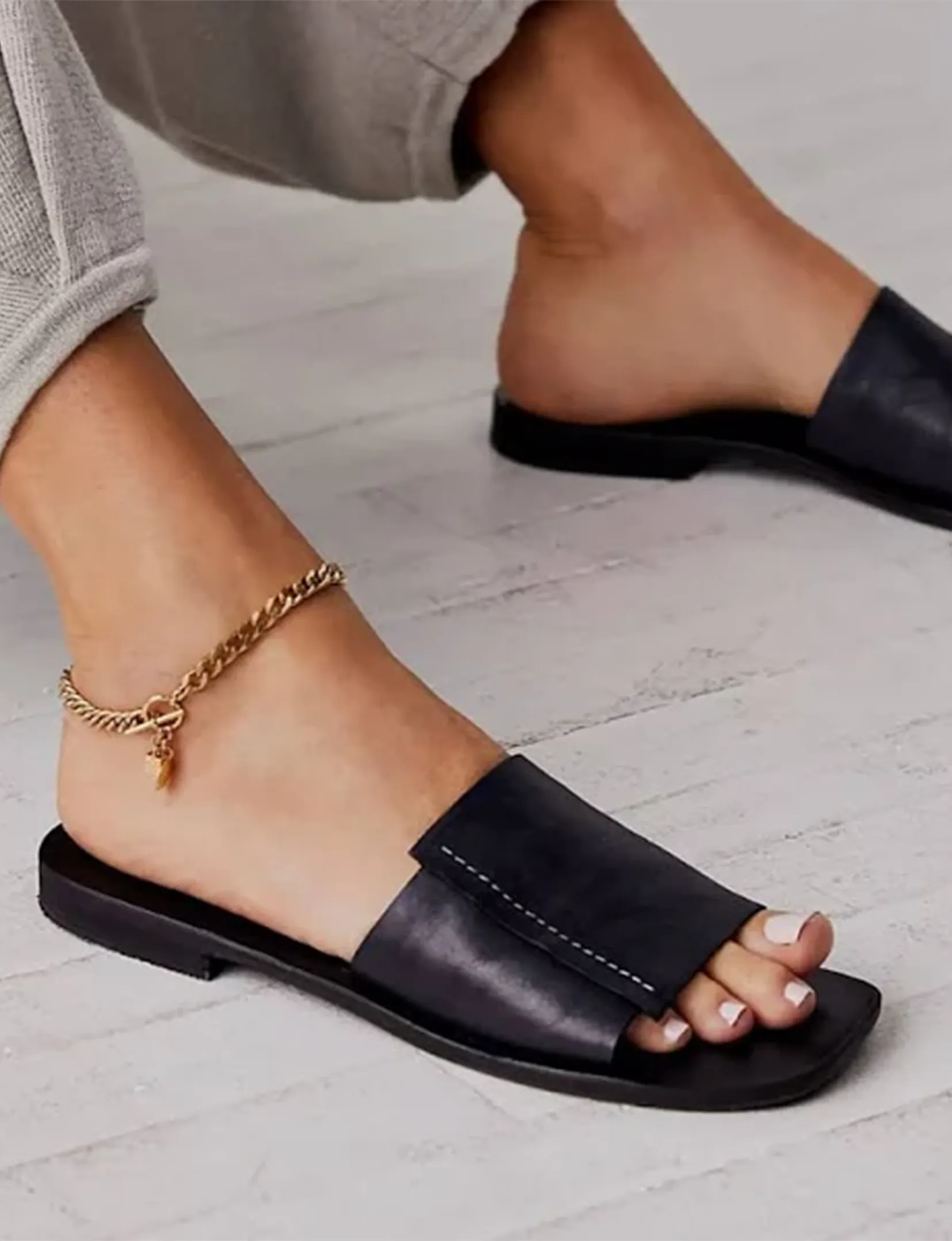 Verona Slide Sandal, Black cozy zone
