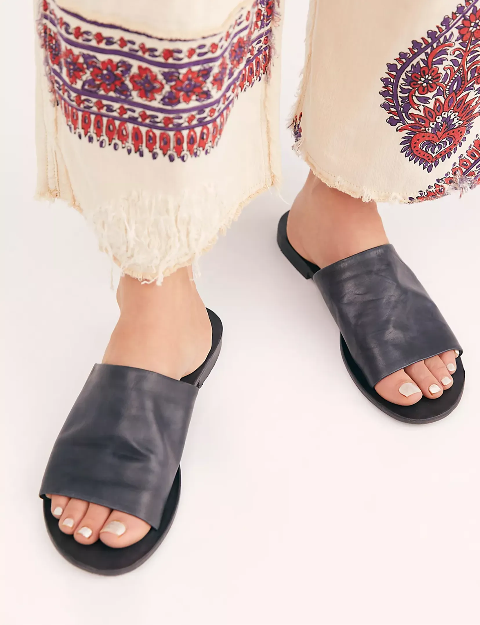 Vicente Sandal, Black busy pick
