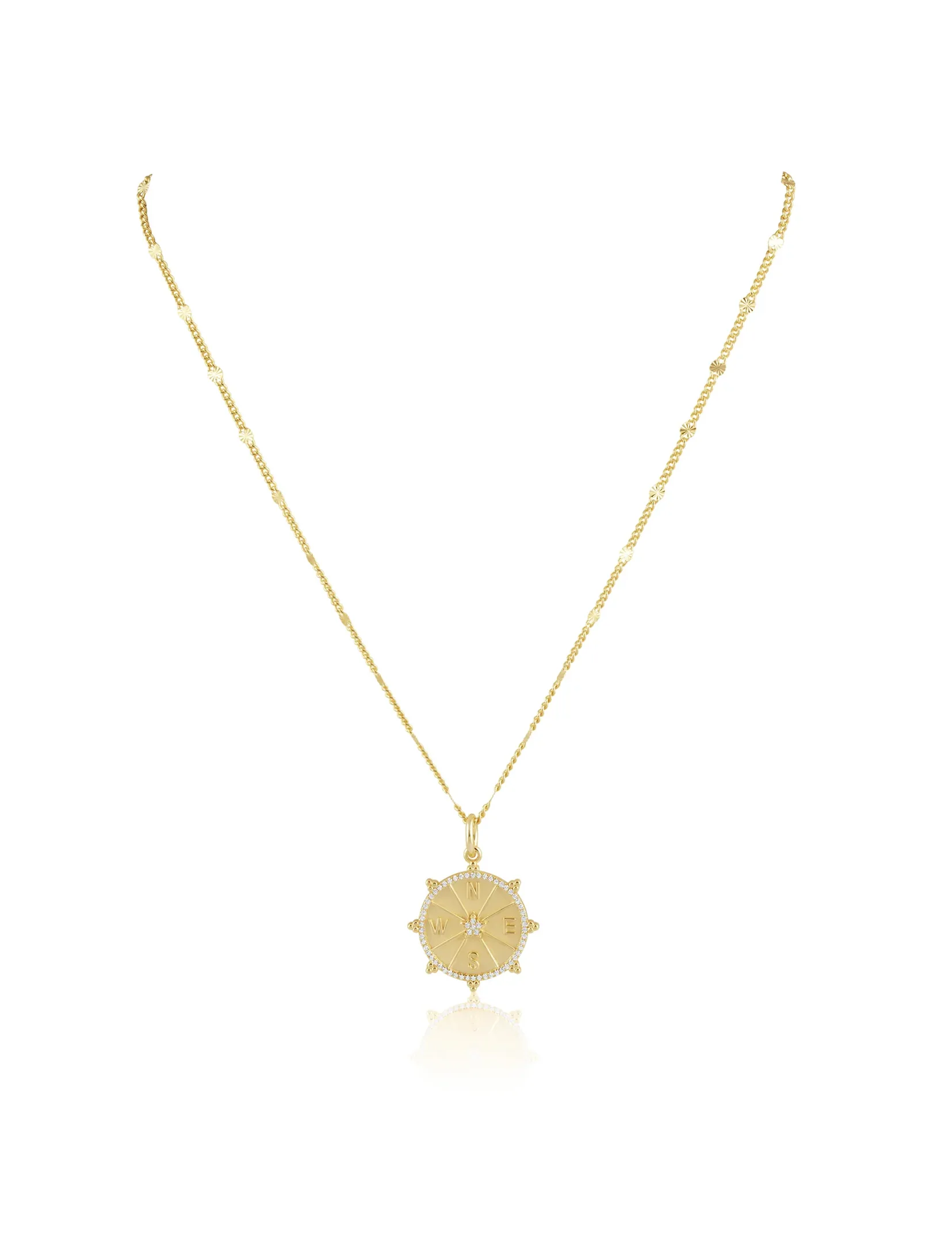 Wanderer Pendant Necklace, Gold fine detail
